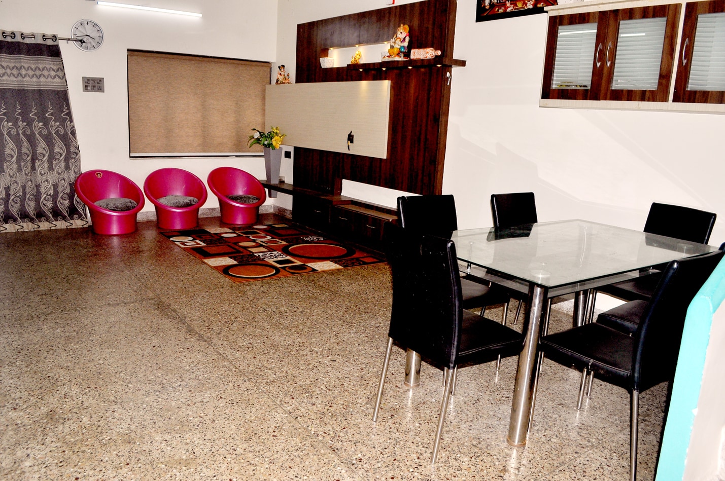 F2 Villa - Tap to explore photos