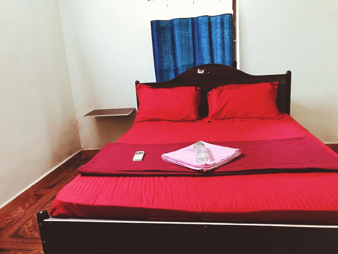 Rajdeep Guest House - Tap to explore photos