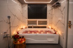 Le Manoir- Luxury Party Penthouse Near Airport & Yashobhoomi