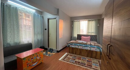 Dolma Dhim Stay 1Km from MG Marg Room Type - Mountain View Tripel Bed room