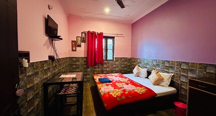 Green Valley Hotel And Restaurant Room Type - Standard King Room