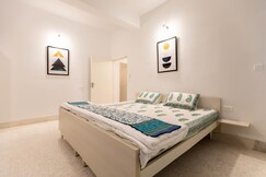 King 1 BHK Studio on Lansdowne