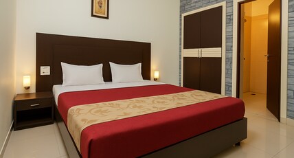 Hotel Crown Plaza  Room Type - Standard Room with City View