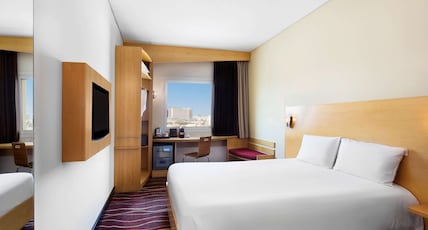 ibis Muscat Room Type - Superior Double Room with 1 Double Bed equipped with the new bedding ibis Muscat Room Type - Superior Double Room with 1 Double Bed equipped with the new bedding