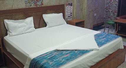 Shree Hari Palace Room Type - Deluxe Room