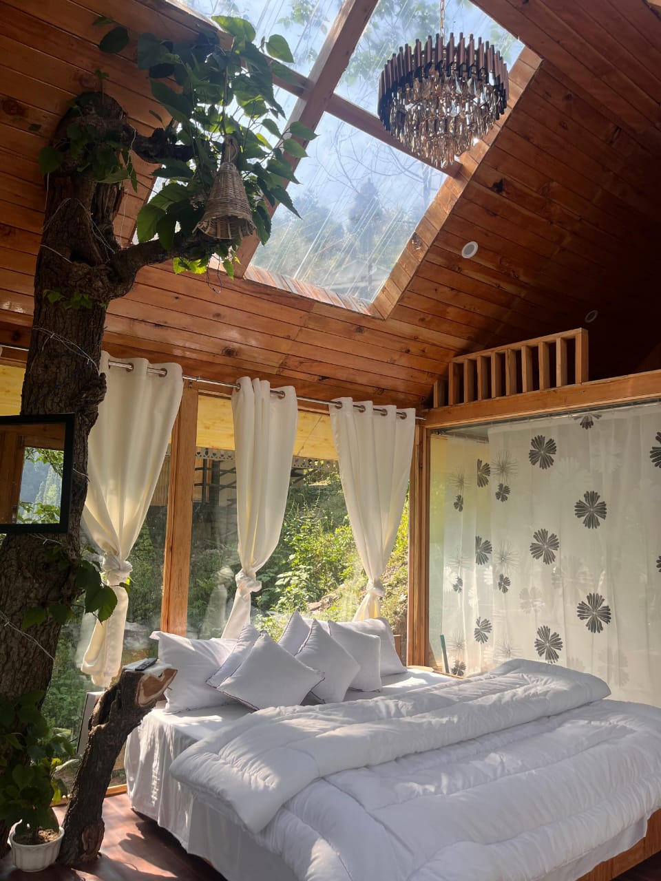 Hidden Grove Treehouse In Jibhi - Tap to explore photos