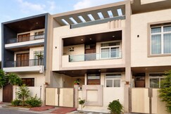 Elegant Villa Getaway Near Kendra Vihar D Mart