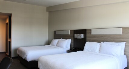 Holiday Inn Express BAKERSFIELD Room Type - 2 Queen Beds Standard