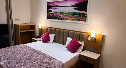 Hotel Elite Room Type - Luxury Room with RV View