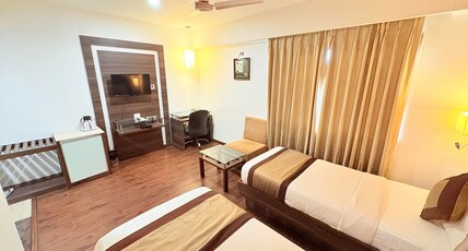 Hotel Aaram Orchard Room Type - Super Deluxe AC (Unmarried Couples Not Allowed)