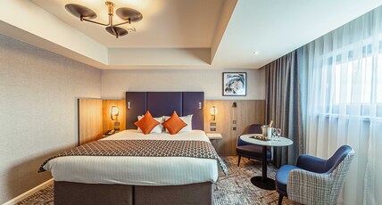 Crowne Plaza READING EAST Room Type - 1 King Bed Premium
