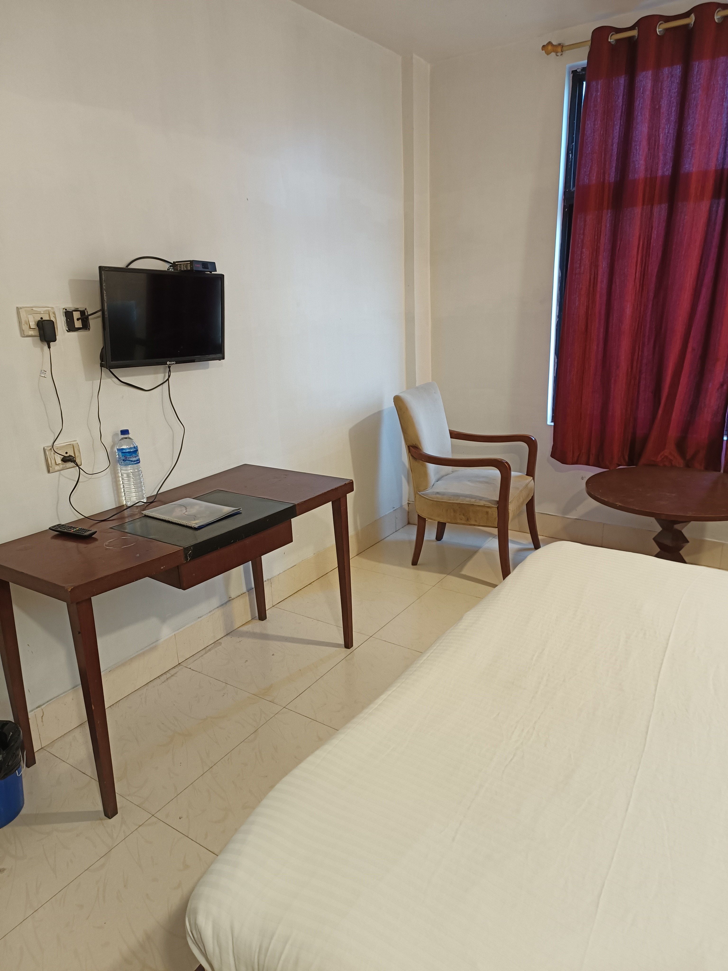 Hotel Orbit - Tap to explore photos