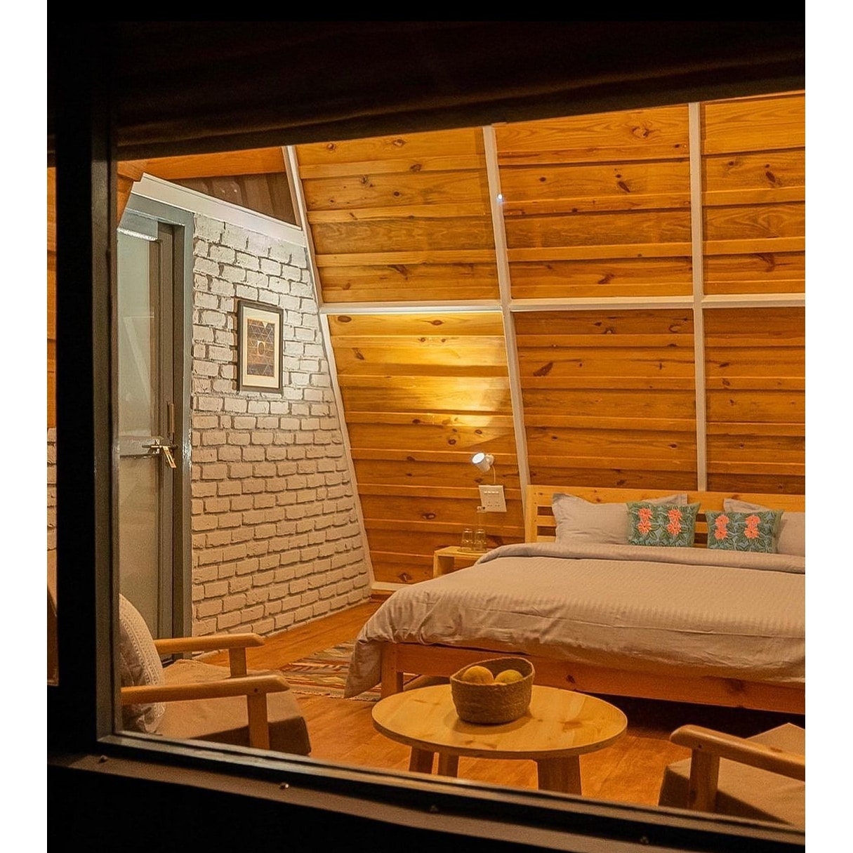 Urna Boutique Stay - Tap to explore photos
