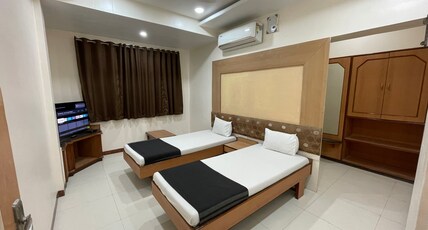 Hotel Rajdhani Room Type - Deluxe AC Twin Room