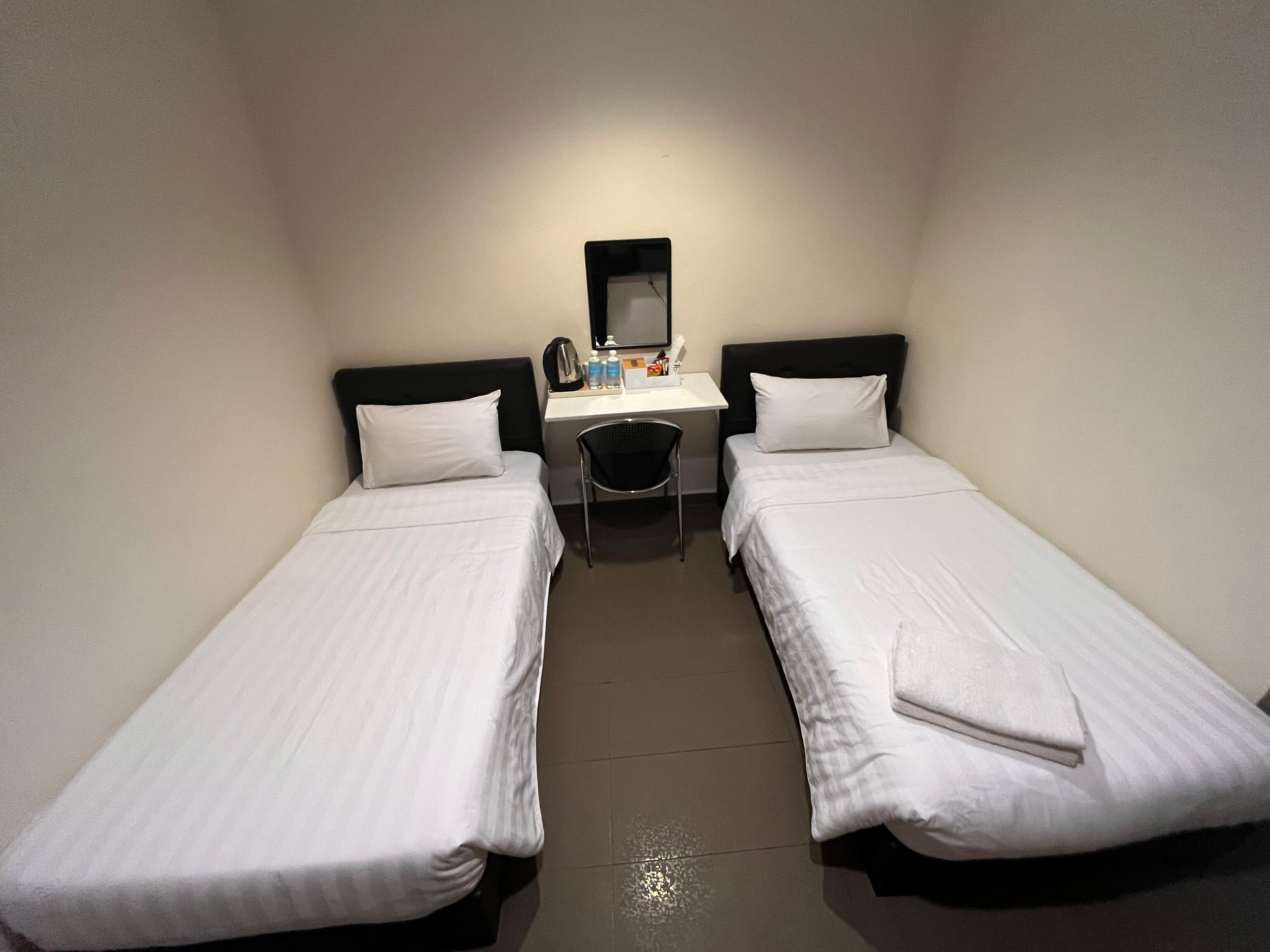Hotel O Jb Sojourn - Tap to explore photos