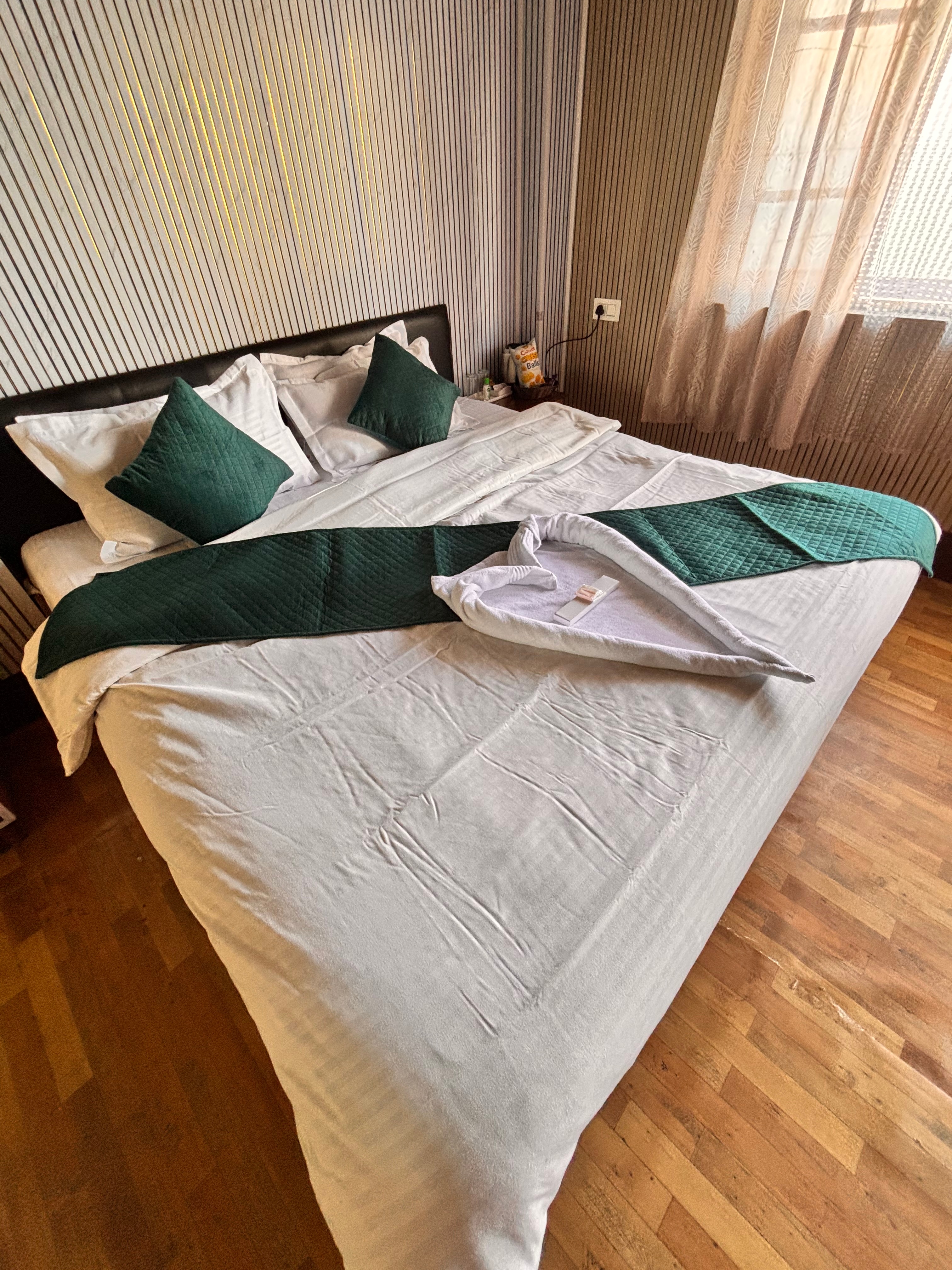 P SQUARE HOTEL (CAFE RESTRO & STAY) - Tap to explore photos