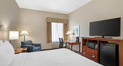Best Western Plus Executive Hotel & Suites Room Type - 1 King Bed, Mobility Accessible, Roll In Shower, Non-Smoking, Full Breakfast Best Western Plus Executive Hotel & Suites Room Type - 1 King Bed, Mobility Accessible, Roll In Shower, Non-Smoking, Full Breakfast