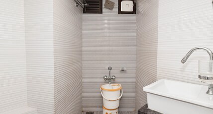 Hotel Nice Room Type - Deluxe Ac (UNMARRIED COUPLE NOT ALLOWED) Double bed