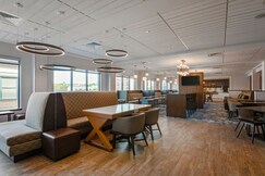 Hampton Inn by Hilton Salem Boston