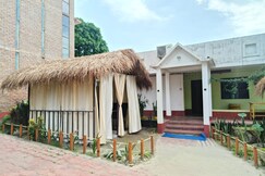 TROPICAVA FARMSTAY & RESTAURANT | PARTY FRIENDLY