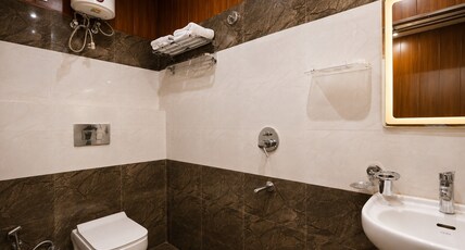 The Gautam Resort Room Type - Luxury King Room with Garden Access