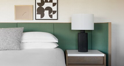 Kimpton SYLVAN HOTEL, an IHG hotel Room Type - 1 King Communications Accessible