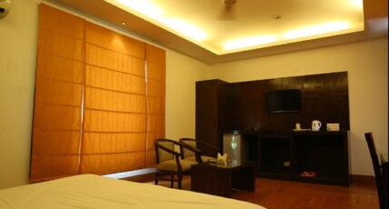 Red Huts Resort Room Type - Luxury Class Cottage