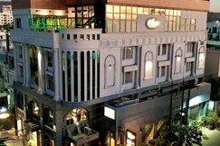 Address of Hotel Kings Corner