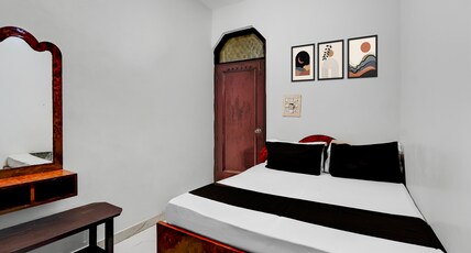 Hotel O Paharganj New Delhi Railway Station Formerly Sweet Dream inn Room Type - Classic