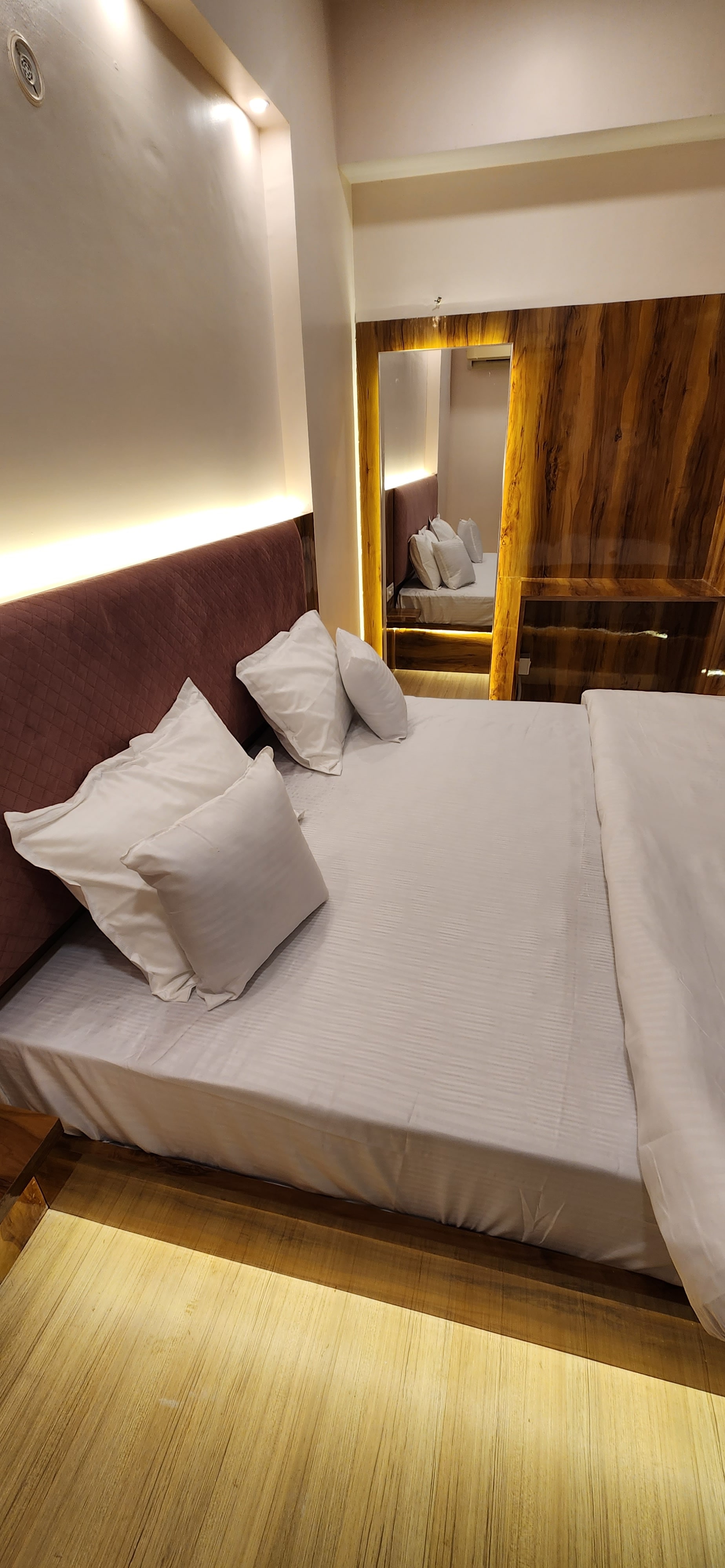 Hotel Vyom - Tap to explore photos