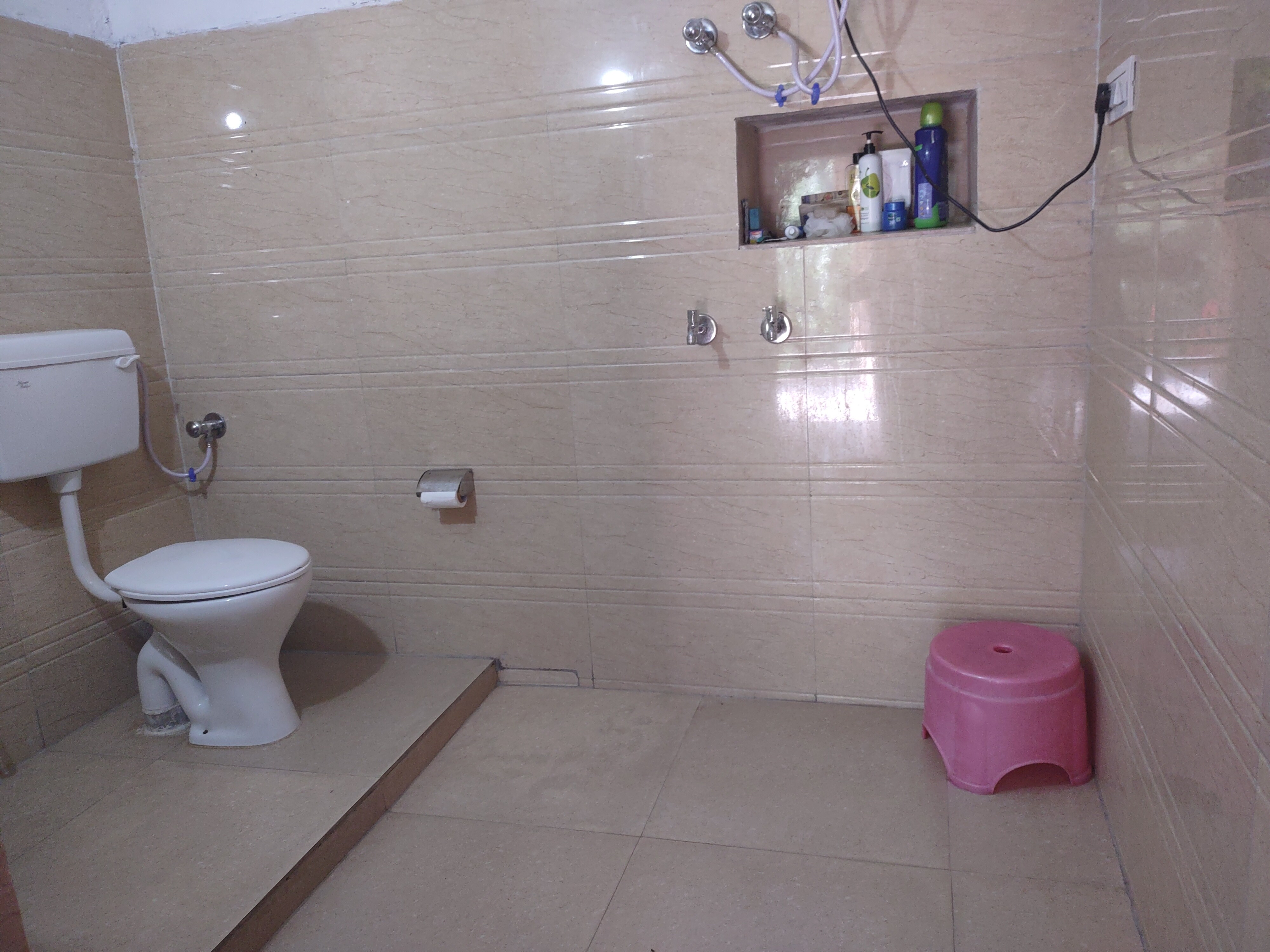 VANN VATIKA HOME STAY IN PEACH FARM- HILLS - Tap to explore photos