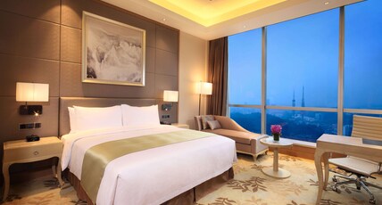 DoubleTree by Hilton Hotel Guangzhou Room Type - KING GUEST ROOM