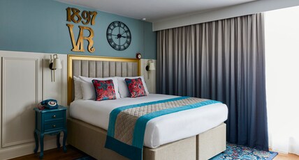 Hotel Indigo Chester, an IHG hotel Room Type - 1 King Bed Standard Accessible