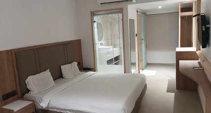 Hotel Surya Room Type - Deluxe Room Hotel Surya Room Type - Deluxe Room