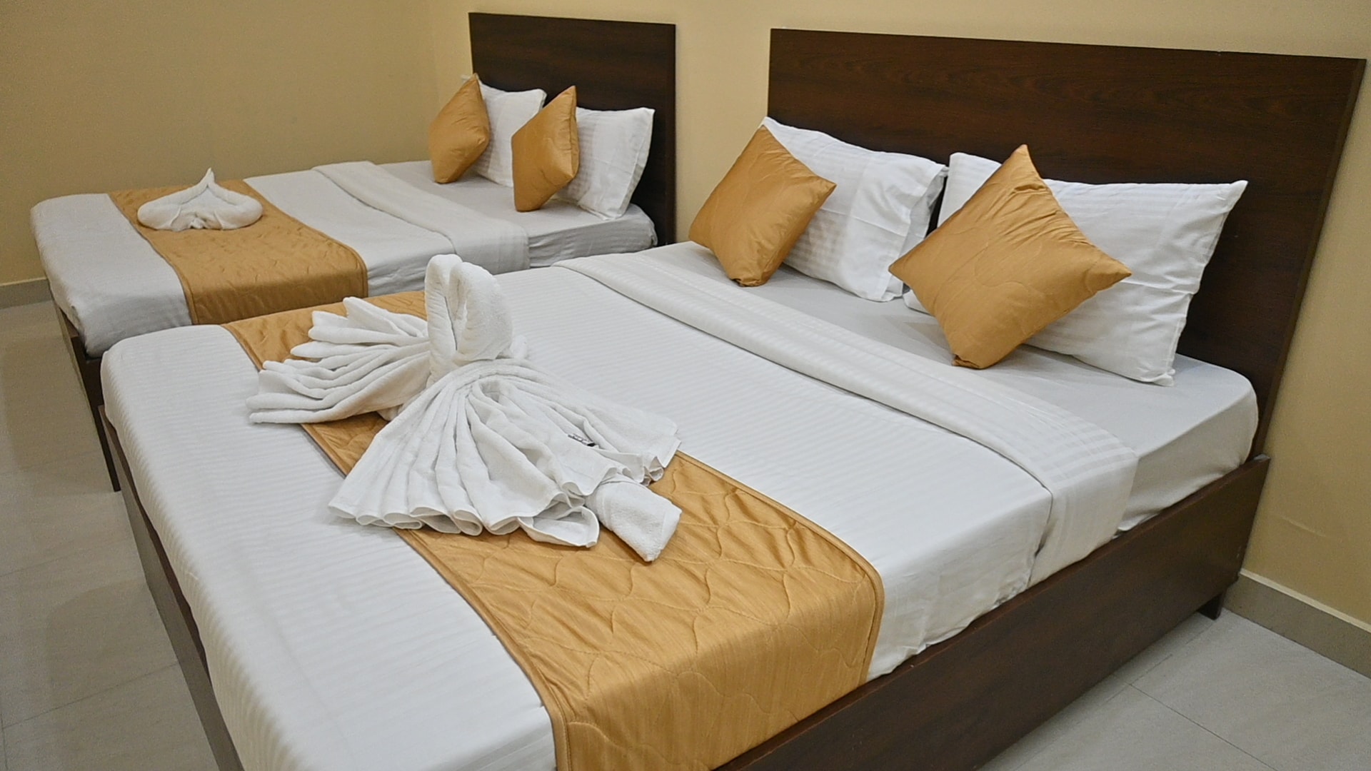 Sasthi Inn Hotel  - Tap to explore photos