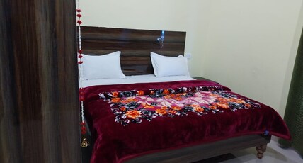 Gunjan Home Stay Room Type - Deluxe room