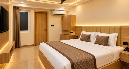 Hotel Akrati Inn Near Prem Mandir Room Type - Deluxe Room