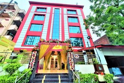 Hotel Sunshine Park @ 1 Km to Anand Vihar, Kaushambi