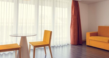 Mercure Braga Centro Room Type - Superior Suite with a double bed and lounge area - Non-smoking