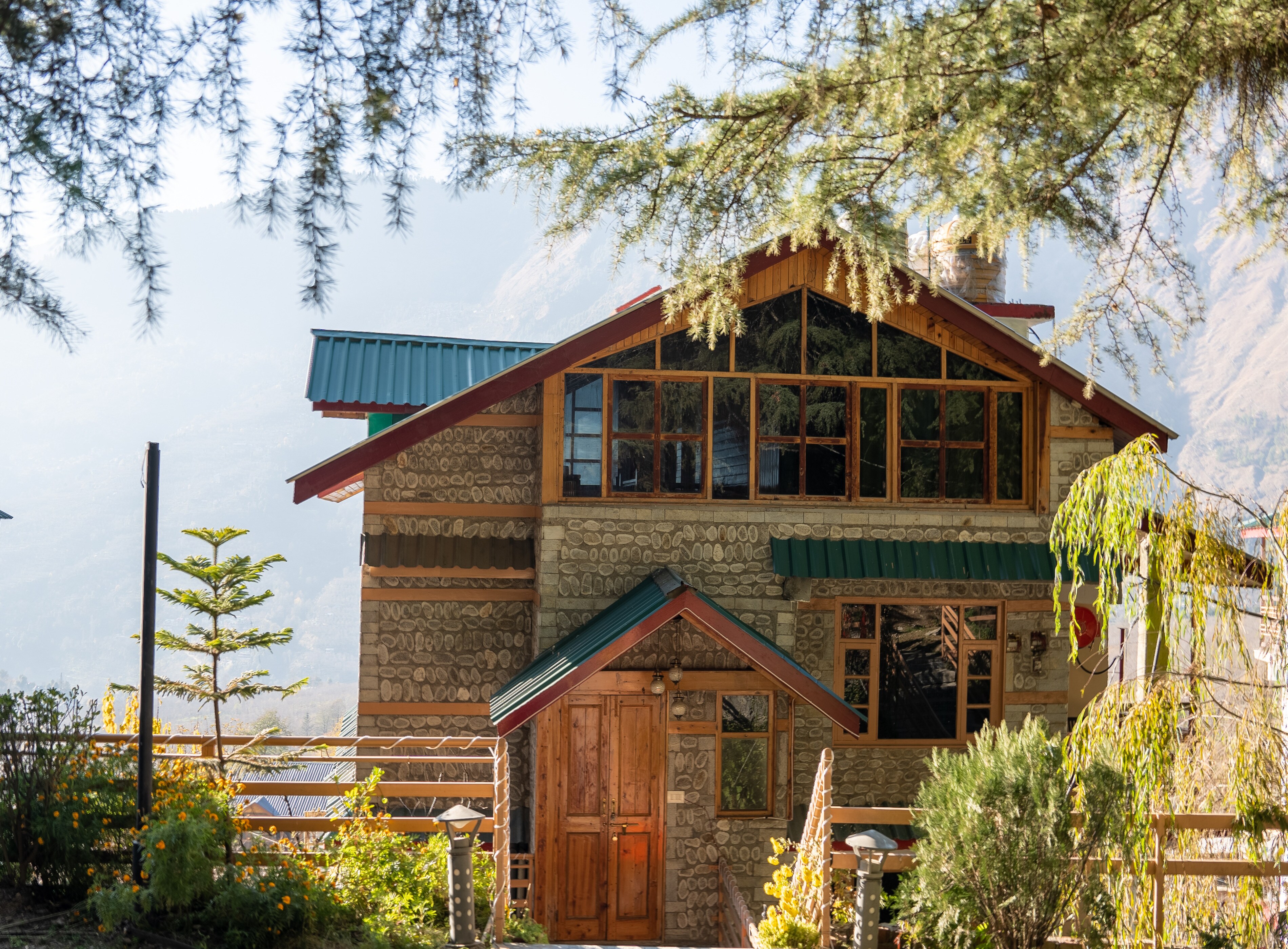 Hotel Roseceous - Tap to explore photos