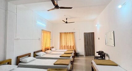 Indraprastha Residency Room Type - Elite 6-Bed Luxury Studio