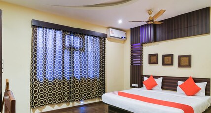 Sri Balaji International Room Type - Deluxe AC Room