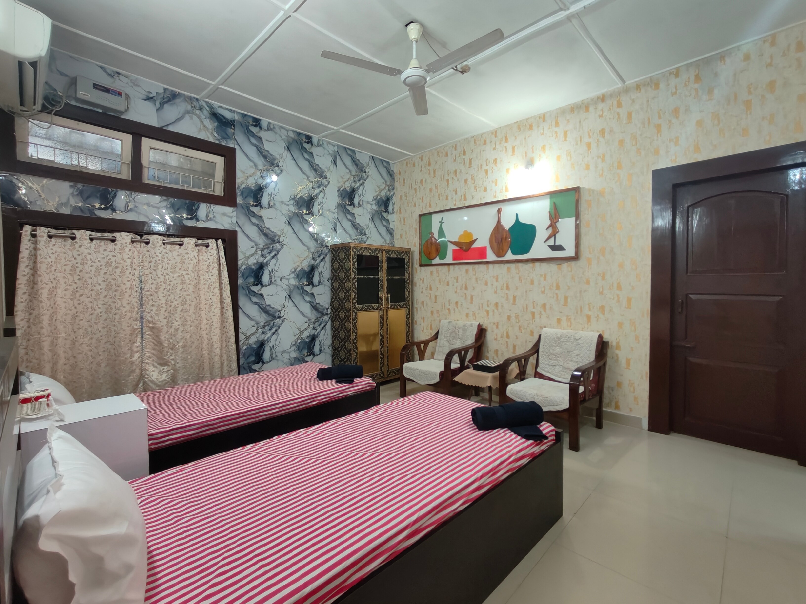 Aira Homestay - Tap to explore photos