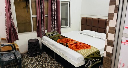 Sajan Palace Room Type - Standard Double Room