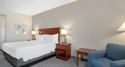 Best Western Plus Executive Hotel & Suites Room Type - 1 King Bed, Non-Smoking, Pillowtop Bed, Microwave And Refrigerator, High Speed Internet Access, Coff Best Western Plus Executive Hotel & Suites Room Type - 1 King Bed, Non-Smoking, Pillowtop Bed, Microwave And Refrigerator, High Speed Internet Access, Coff