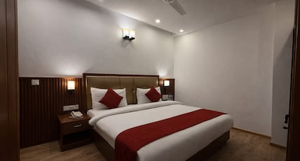 Himalayan Splendour Resort | Best Mountain Resort Room Type - Deluxe Suite with Garden and Heater Himalayan Splendour Resort | Best Mountain Resort Room Type - Deluxe Suite with Garden and Heater
