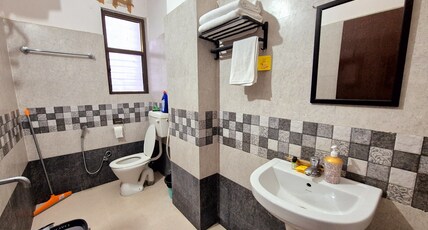 Luxe Haven Stay | 5min From Six Mile Room Type - Luxe Haven Stay 2BHK