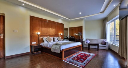 Reenam Hotel Room Type - Superior Queen Room