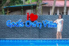 God's Own Villa | Rooms & Caretaker