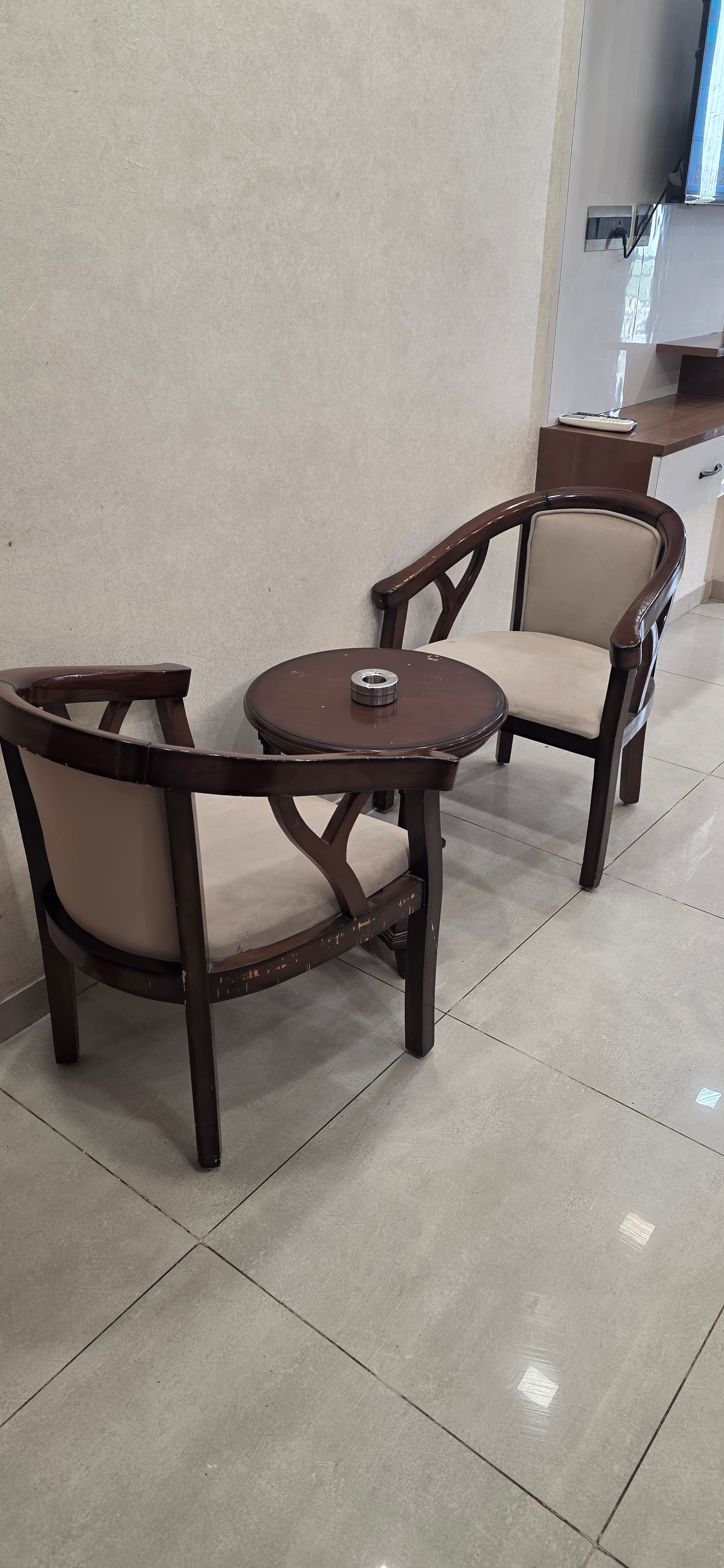 Shatakshi Residency Omaxe Hazratganj - Tap to explore photos